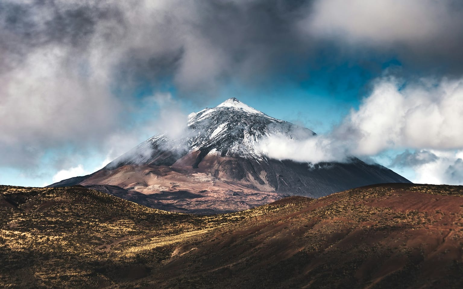Paisaje volcanico del Teide en Tenerife